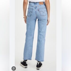 Levi’s Ribcage Straight Ankle Jeans (size 28)